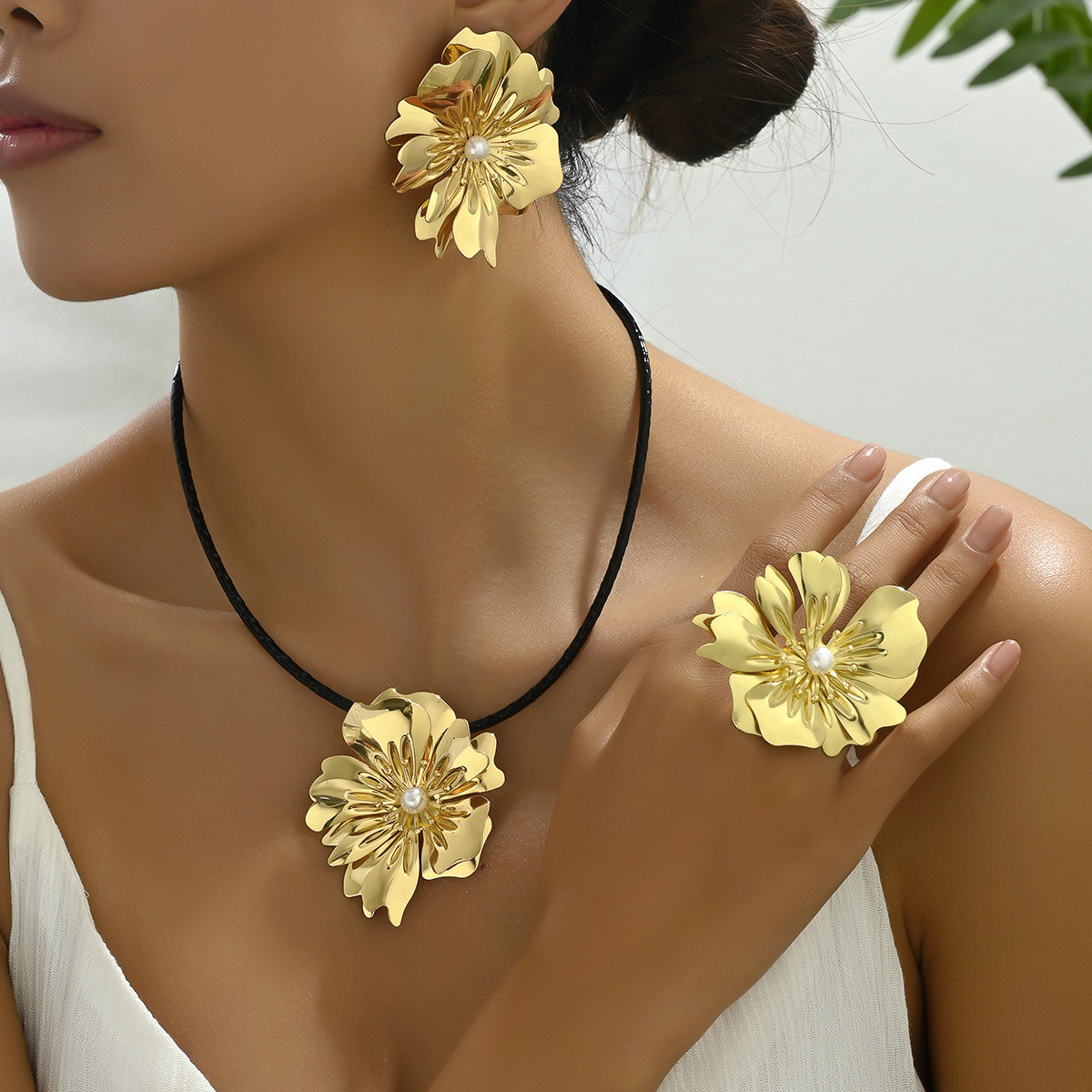 French Style Simple Floral Necklace Set With Personalized Pearl Inlay For Women, Including Rings And Stud Earrings