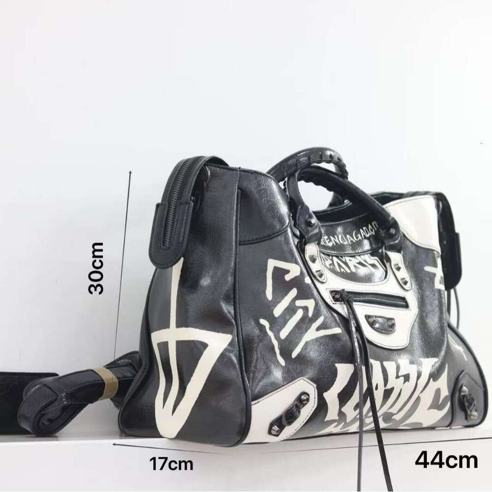 Graffiti Shopping Bag with Microfiber Fabric Sizes