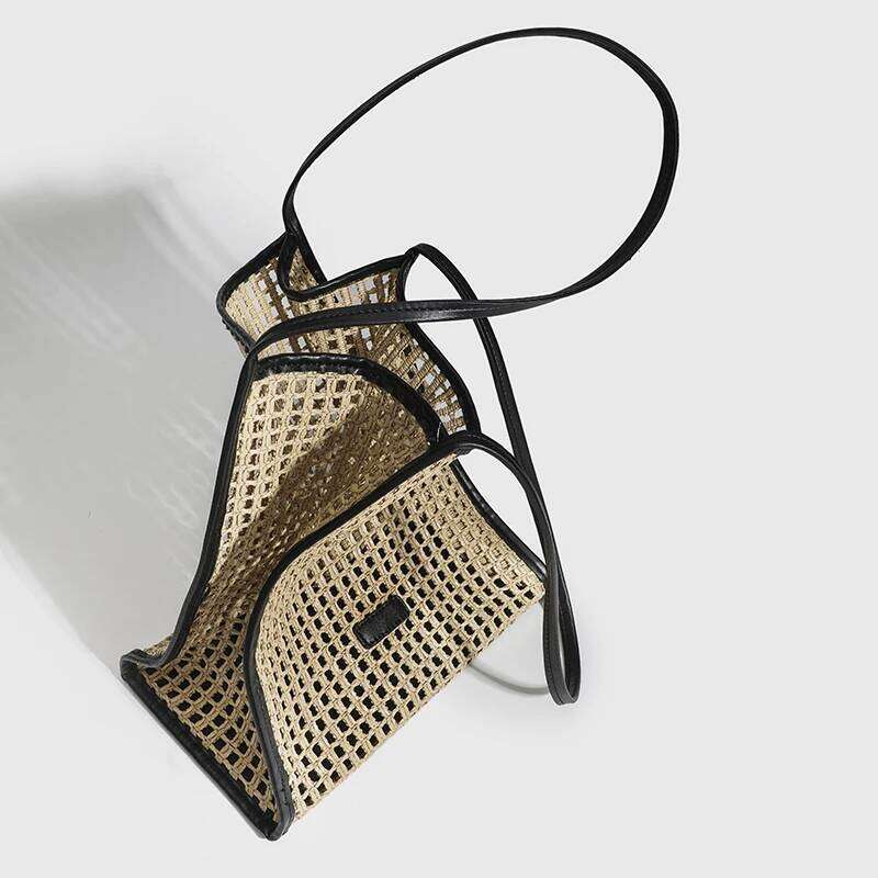 2025 New Straw Paper Woven Hollow Female Designer Handbag Casual Vacation Large Capacity Beach Shoulder Bag