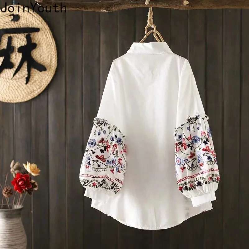 2025 Blusas Mujer De Moda Womens Clothing Vintage Blouse Chic Embroidery Floral Long Sleeve Shirts Lantern Sleeve White Tops