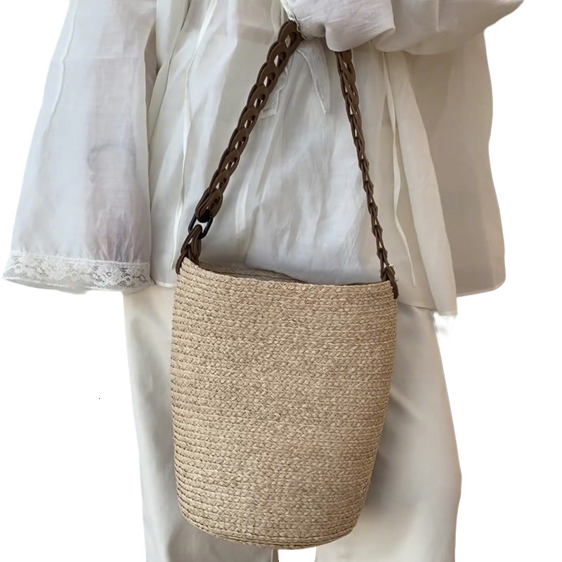 Free shipping designer bag Large Capacity Straw Woven Bag for Travel Commuting and Tourism Women Bucket Woven Bag 2025 Shoulder Bag Summer Straw Bag