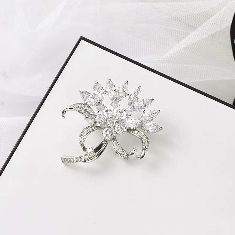 Full Diamond Brooches Fashion Brooch Wedding Flower Corsage High Quality Crystal Zircon Brooches