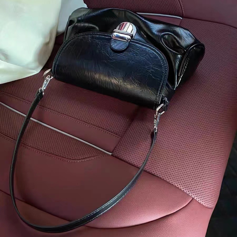 Free Shipping Designer Luxury Bag Bag 2025 Autumn New Women's Vintage Soft Leather Shoulder Bag French Style Versatile Underarm Bag High-end Cros