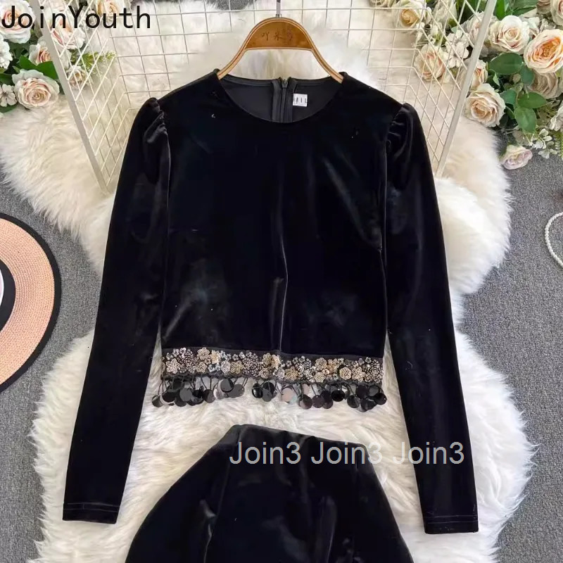 Vintage Autumn Winter Velvet Two Piece Set for Women O Neck Long Sleeve Sequins Tassel Tops Split Bodycon Midi Skirt Suit 7p112