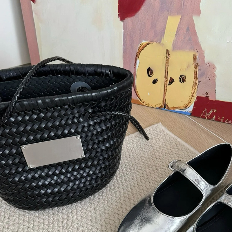 Free shipping designer bag 2025 New Niche Design Woven Bag Leather Woven Bag Simple Commuter Style Basket Shoulder Bag Underarm Bag Women Bag