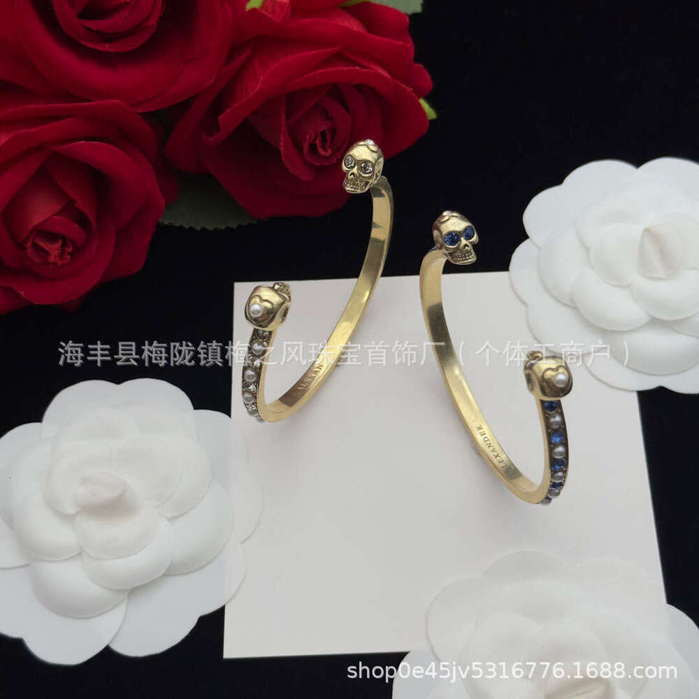 New Mijia Skull Head Ghost Hand Open Fashion Versatile Bracelet Brass Material Jewelry for Women