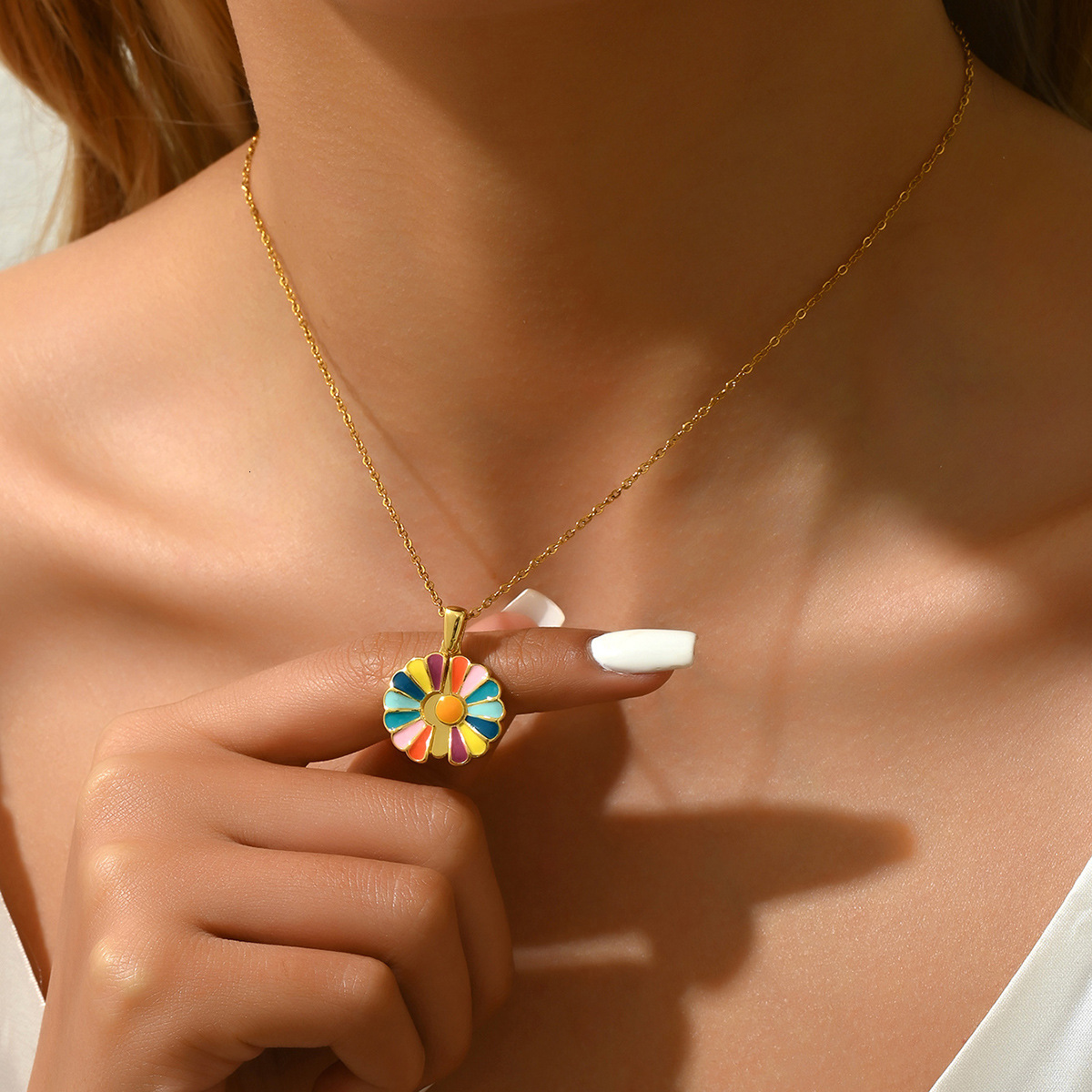 Unique Open And Close Suower Design Personality Oil Drip Craft Clavicle Chain Elegant Necklace