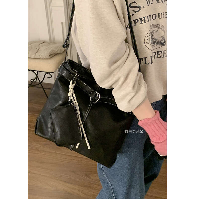 designer bag Minimalist Large Capacity for Women 2024 New Fashion Commuter Tote Versatile Shoulder Underarm Bag