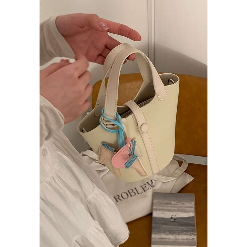designer bag Spring Basket Handbag for Women 2025 New Niche Fashion Bucket Versatile Commuter Casual Crossbody Bag