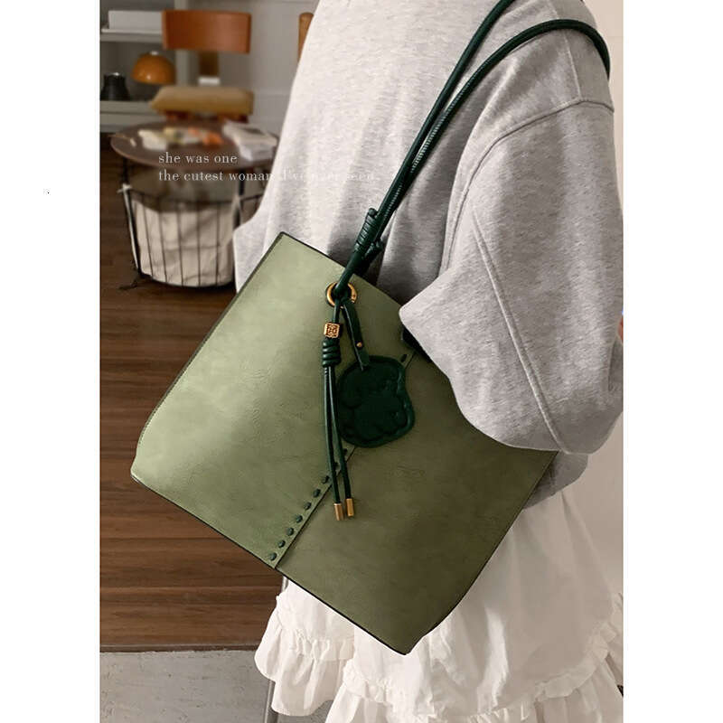 designer bag High-End Large Capacity for Women 2025 New Fashion Tote Textured Simple Shoulder Commuter Bag