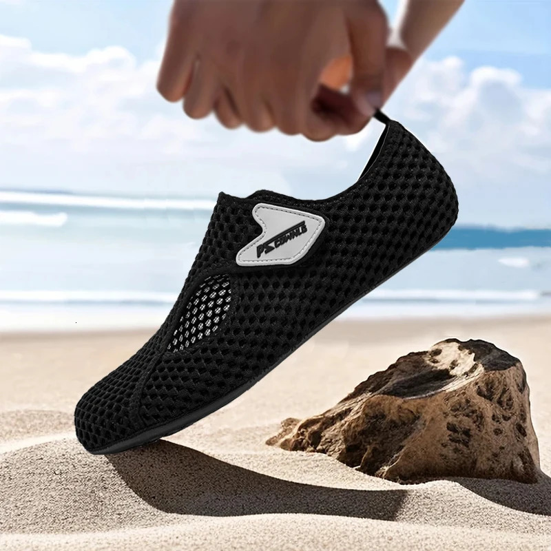 Unisex outdoor water shoes Comfortable quick drying beach socks Barefoot Men women Swimming sneakers Yoga casual 250612