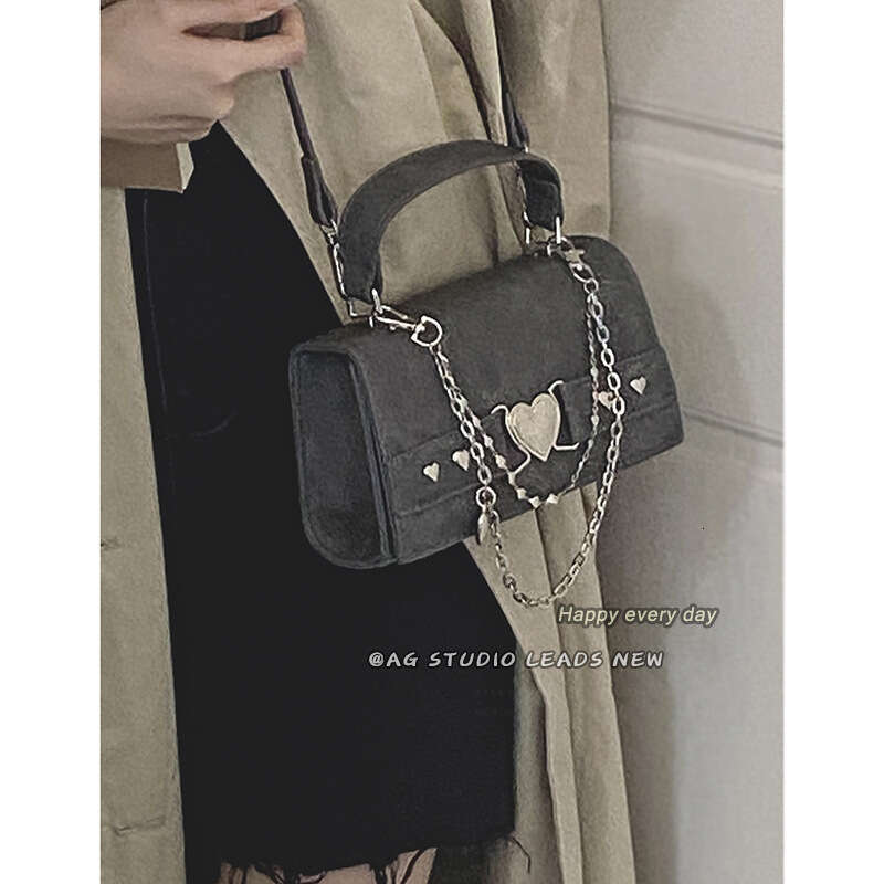 Korean Style Handbag for Women 2023 New Fashion Heart Lock Small Square Simple designer bag Shoulder Crossbody Bag