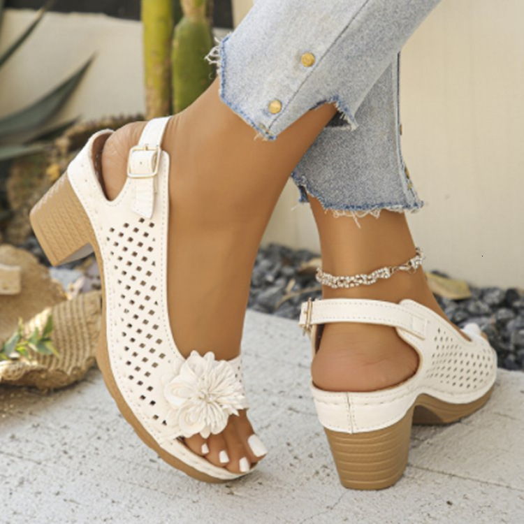 Luxury Brand Designer Shoes Sandals 2025 Spring/Summer New Foreign Trade High Heel Sandals For Women With One Strap Hollow Flower Design Peep Toe Chun