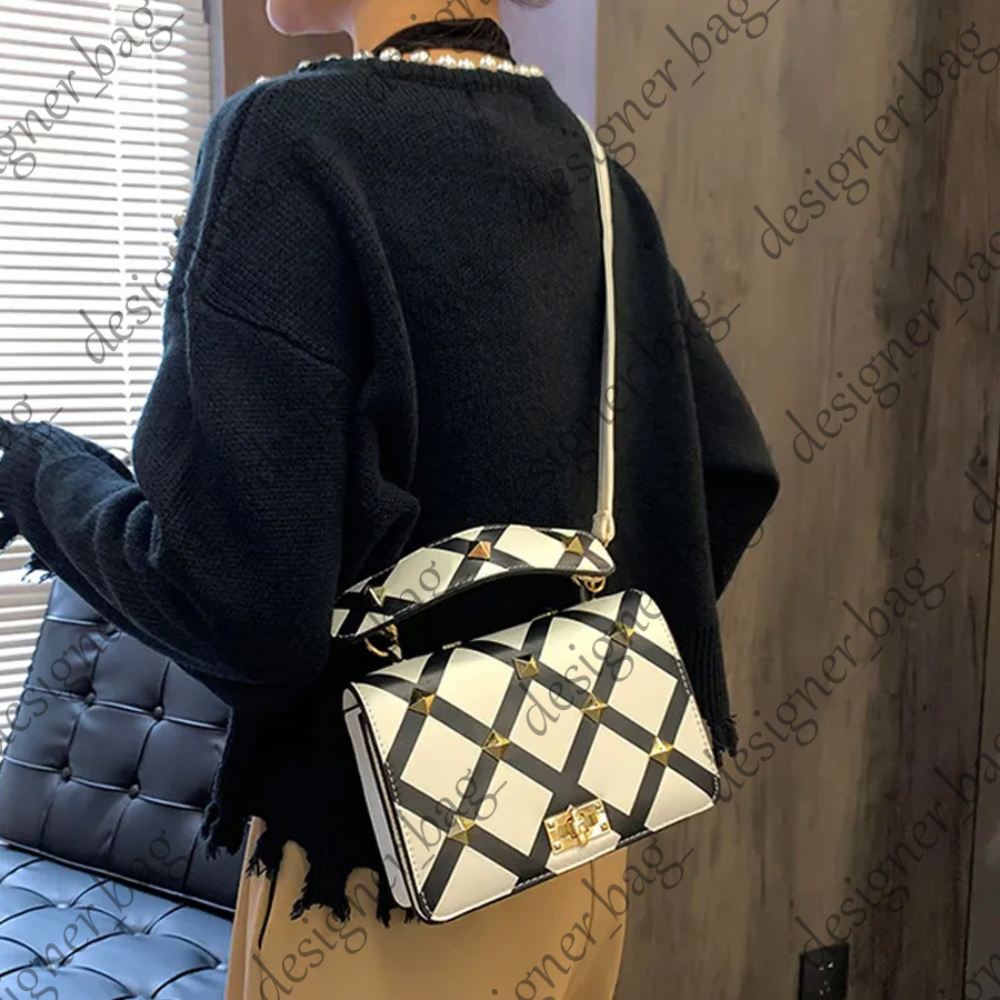 Luxury Designer Bag 2025 New Leather Bags Women Square Shoulder Bags Classic Black And White Plaid Messenger Bags Checkerboard Fashion Metal Rivet Cro