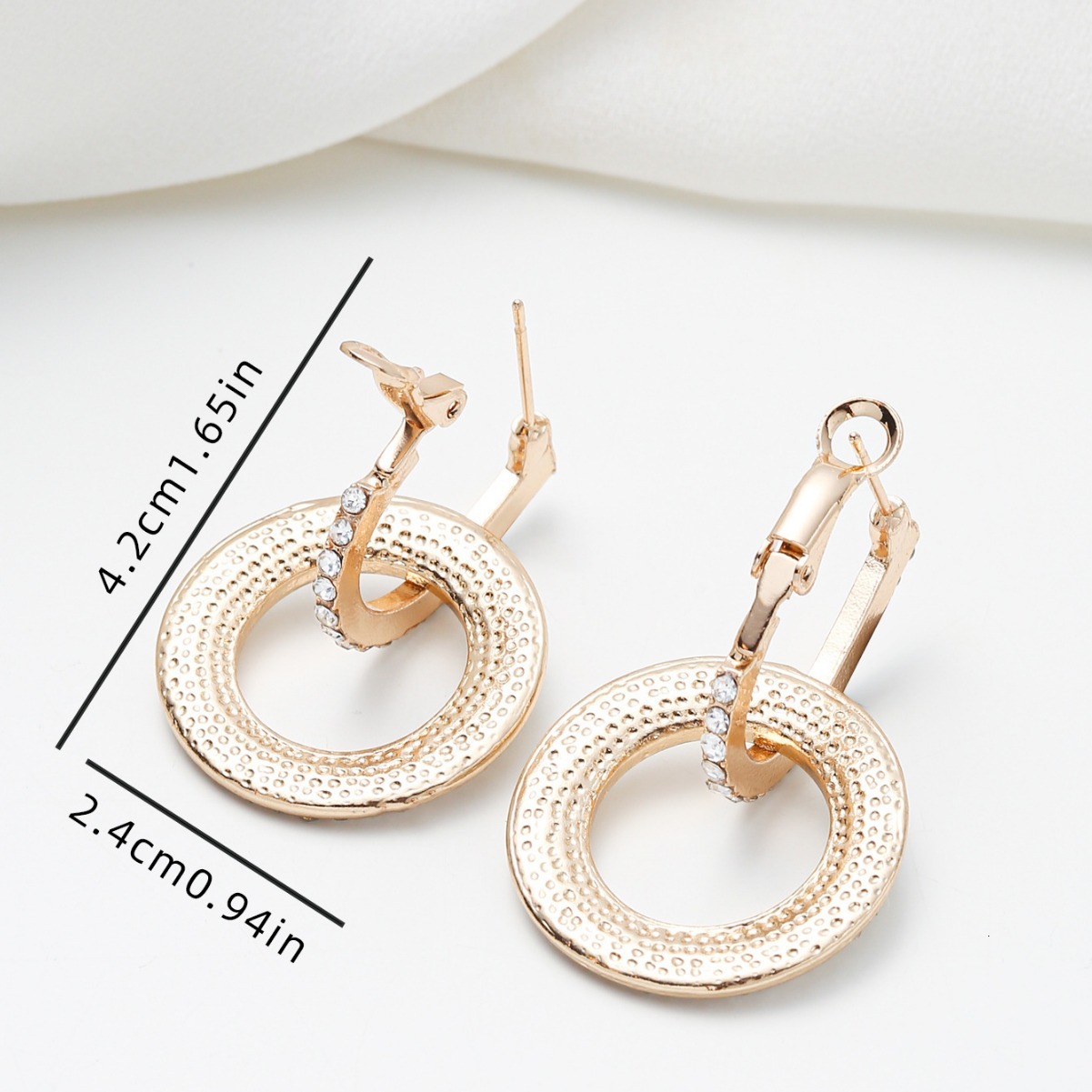 Stylish Circle Stud Korean Version Personality Inlaid Zircon Hoop Internet Celebrity Temperament Earrings