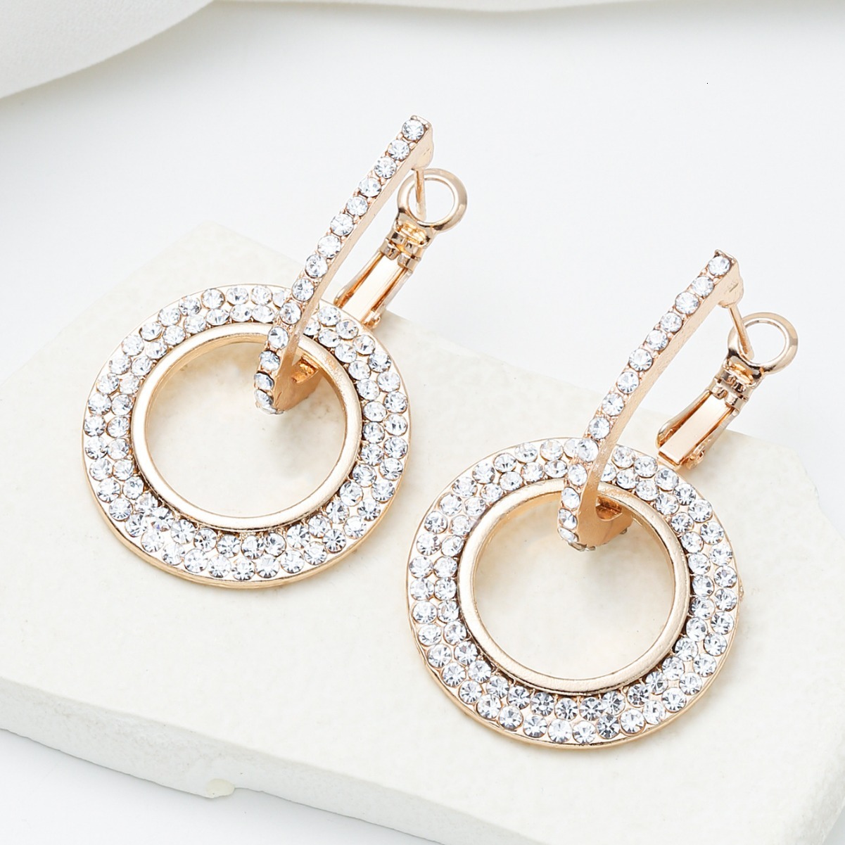 Stylish Circle Stud Korean Version Personality Inlaid Zircon Hoop Internet Celebrity Temperament Earrings