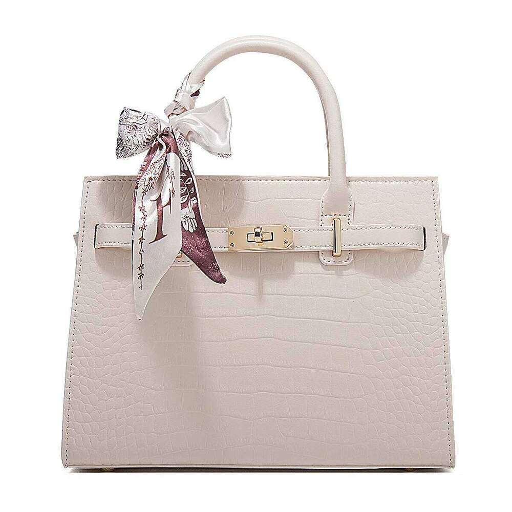Designer bag 2025 Fashionable Crocodile Pattern Handbag Soft Polyester Lining Zipper Closure Women's Stylish Mommy Tote Bag Trendy Middle-Aged Lu