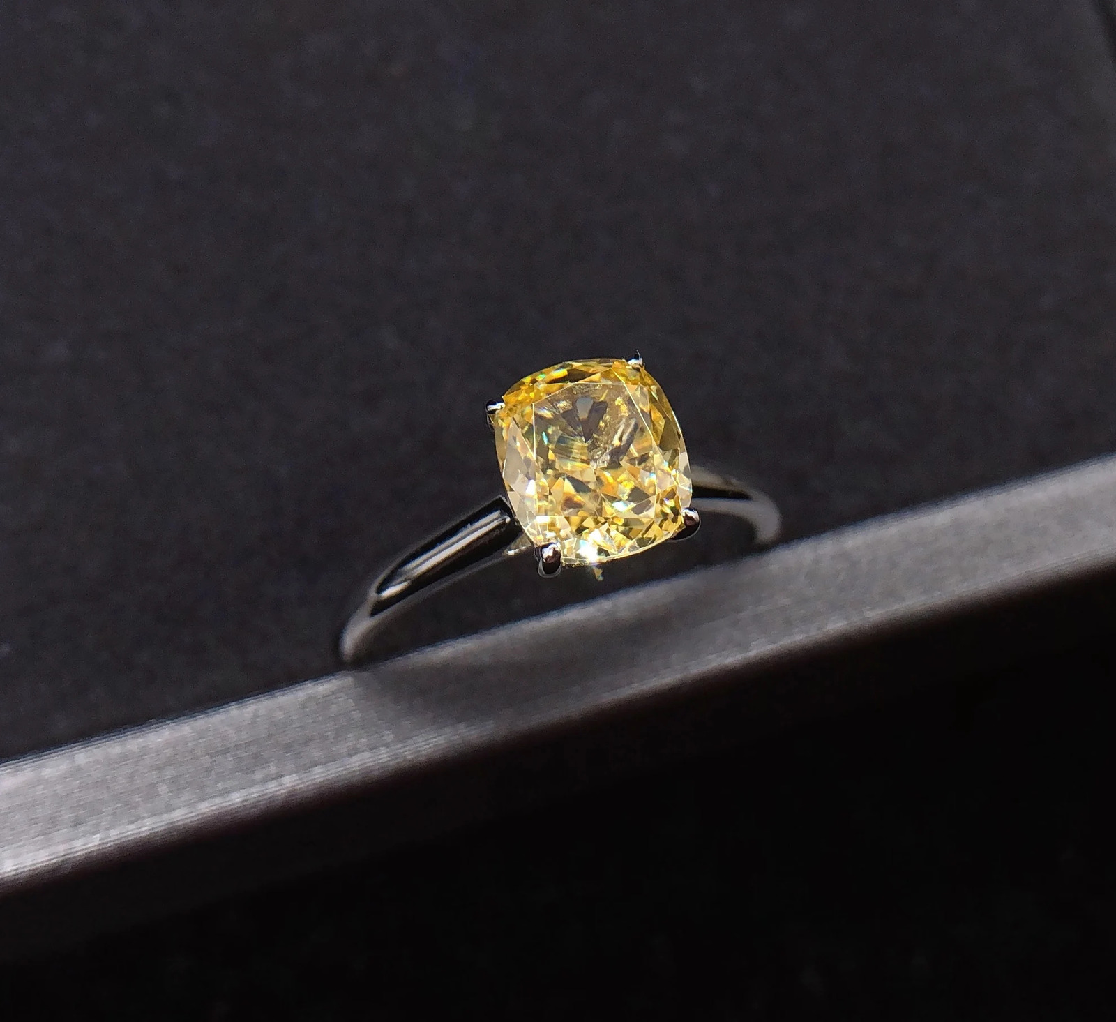 Vogue Jewelry 1.5Ct Cushion Cut Lab Grown Yellow Diamond Engagement Ring 14K AU585 White Gold Fine Jewelry R158 250617