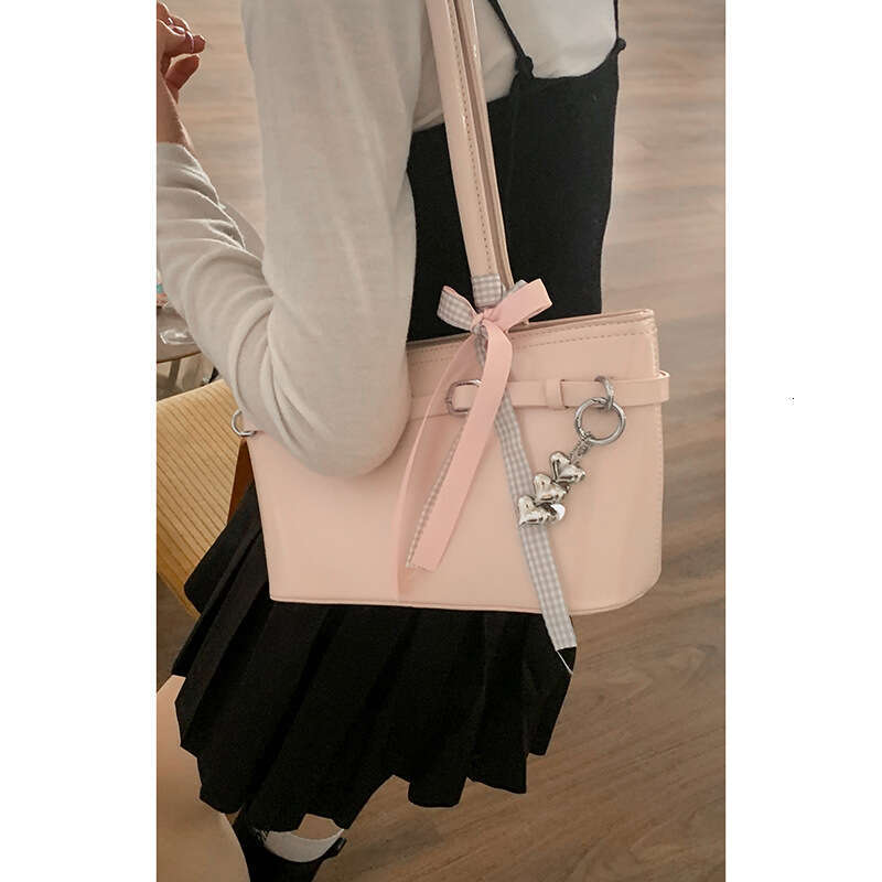 Minimalist Women's 2025 designer bag New High-end Underarm Shoulder Bag Niche Fashion Commuter Handbag