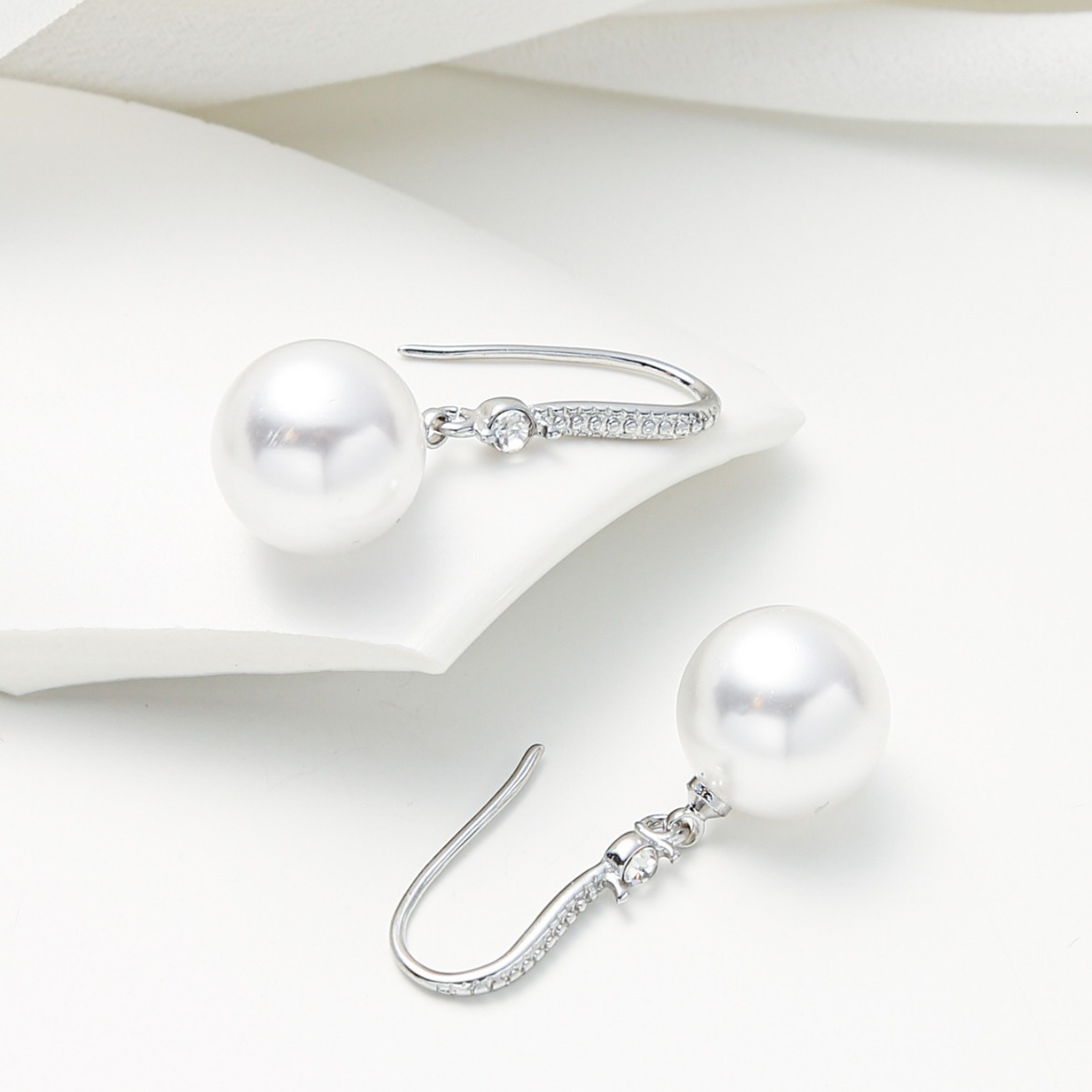 Korean And Japanese Style Pearl Personality Inlaid Zircon Design Studs Elegant High-End Earrings