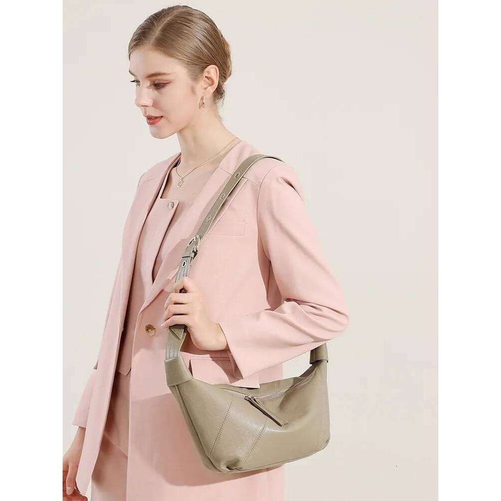 YANATARI Dumpling Leather Soft Leather Large Capacity Minimalist Crossbody Bag Women Female Fashion 2025/06/22