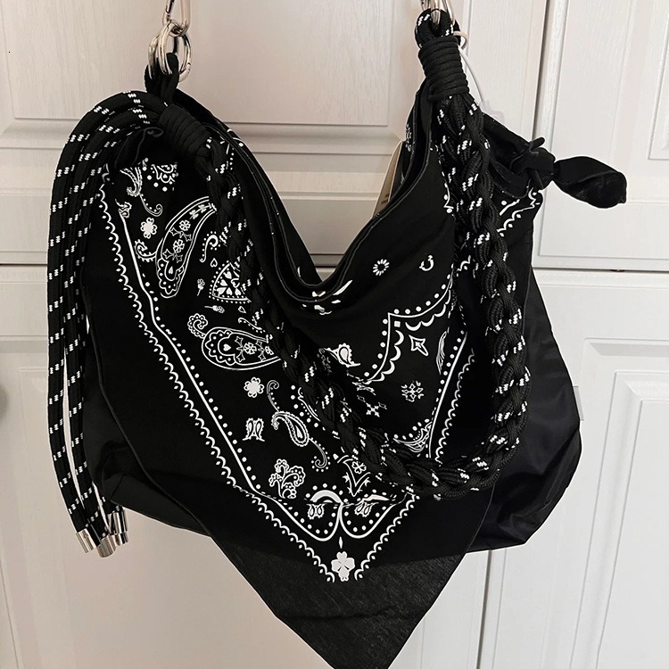 Free shipping designer bag Niche Women Bag Celebrity Dilireba Same Style Casual Versatile Paisley Canvas Bag Shoulder Bag Crossbody Bag Women Bag