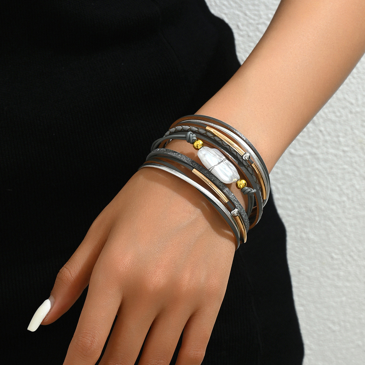 Fashion Commuter Style Women's Simple Multi-Layer Design Pearl Mother-Of-Pearl Bracelet