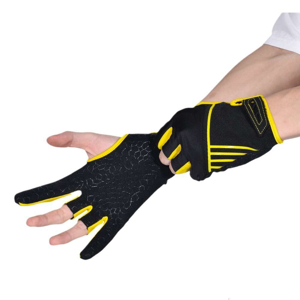 New leisure bowling gloves dew refers to breathable fitness gloves.