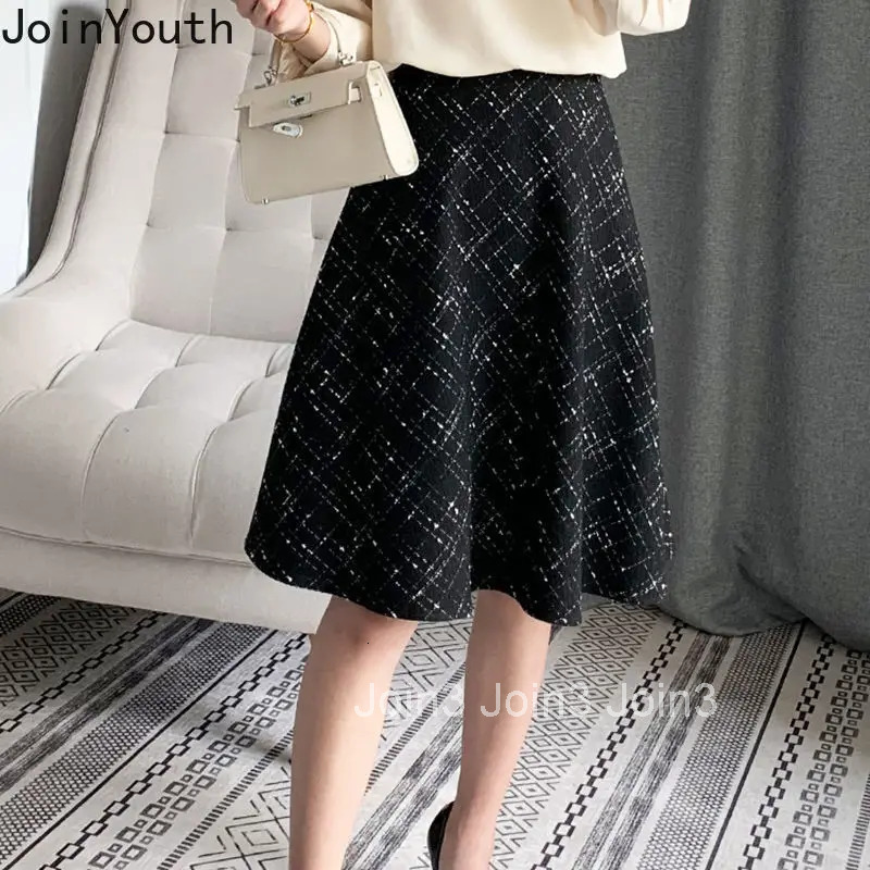 Vintage Black Plaid Women Skirt 2025 Faldas Mujer De Moda Korean Temperament Jupe High Waist A-line Saia Thicked Tunic Skirts