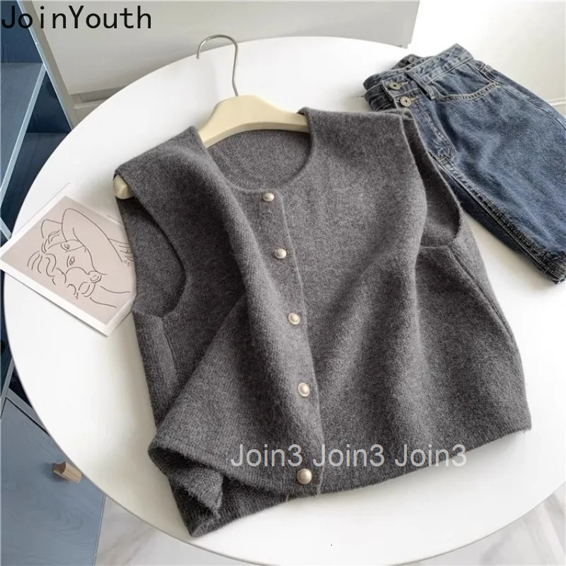 O-neck Vintage Vest for Women 2025 Ropa Mujer Sleeveless Korean Waistcoat Loose Single Breasted Knitted Tanks Tops Female 27t929