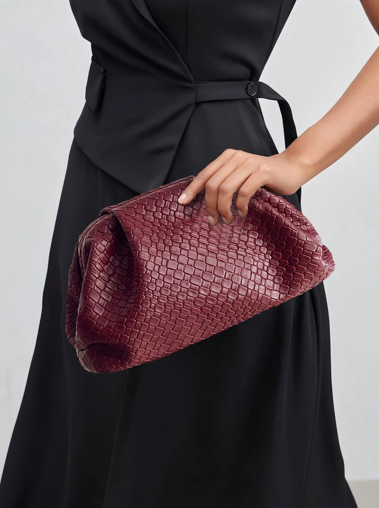 High end retro solid color woven embossed handbag portable large capacity cloud bag dinner bag perfect for parties dinners d 250617