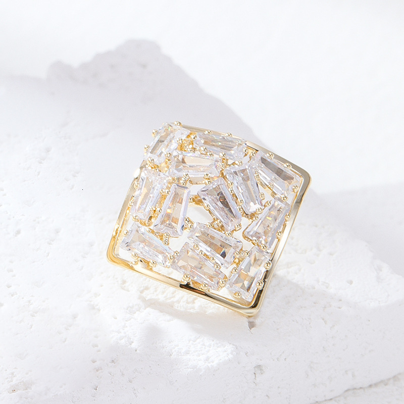 Minimalist Elegant Japanese And Korean Style Super Shiny Inlaid Zircon Full Design High-End Square Earrings