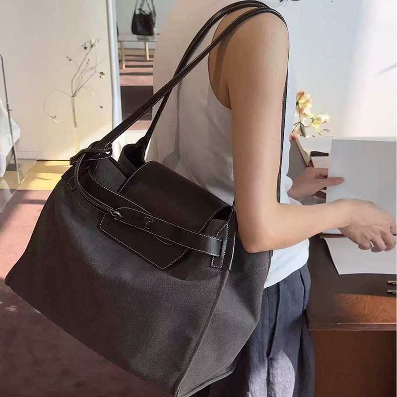 Free shipping designer bag 2024 Spring Summer New Casual Versatile Belt Canvas Tote Bag Shoulder Bag Tote Bag Large Square Bag Women Bag New
