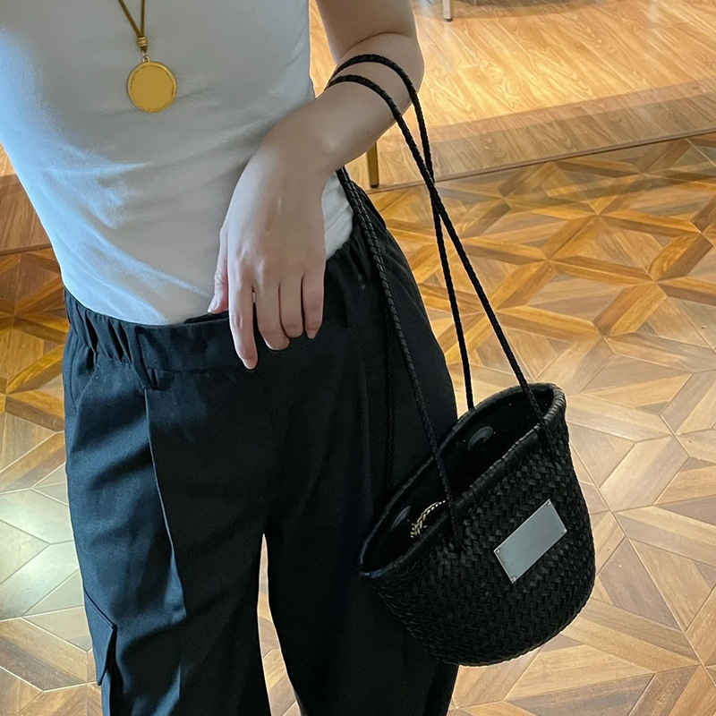 Free shipping designer bag 2025 New Niche Design Woven Bag Leather Woven Bag Simple Commuter Style Basket Shoulder Bag Underarm Bag Women Bag