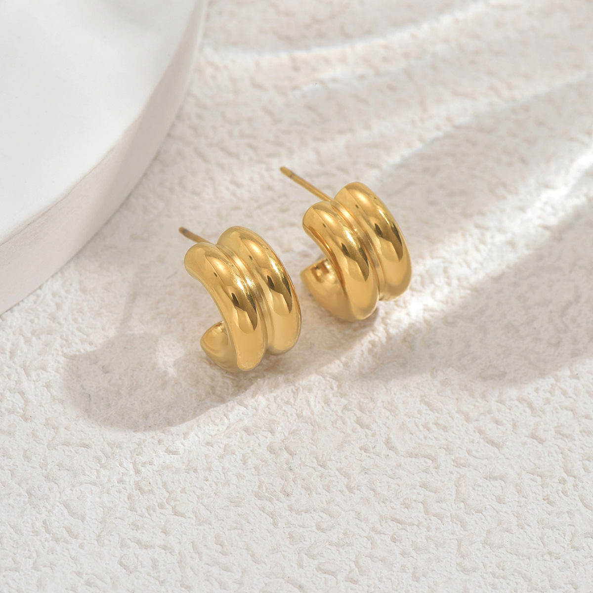 Women's C-Shaped Light High-End Glossy Design Stud Versatile Earrings For Women
