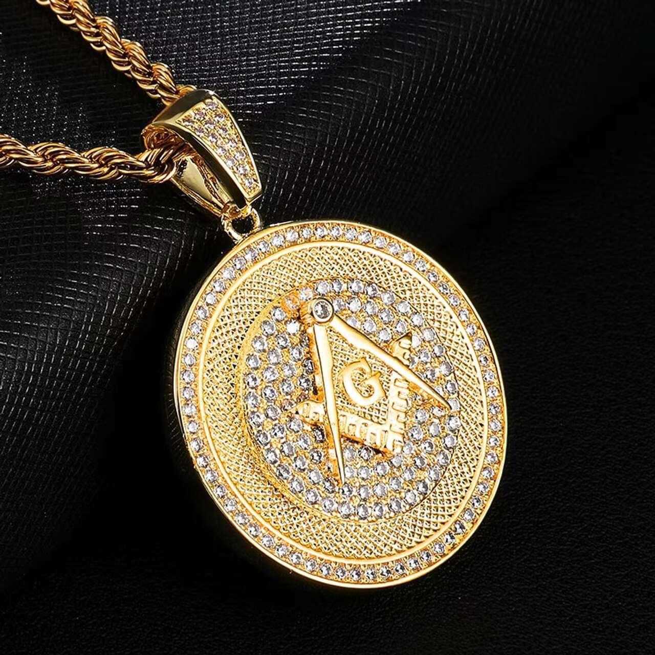 New Arrival Stylish Hip Hop 14K Gold Bling Moissanite Pendant Freemason Masonic Necklace