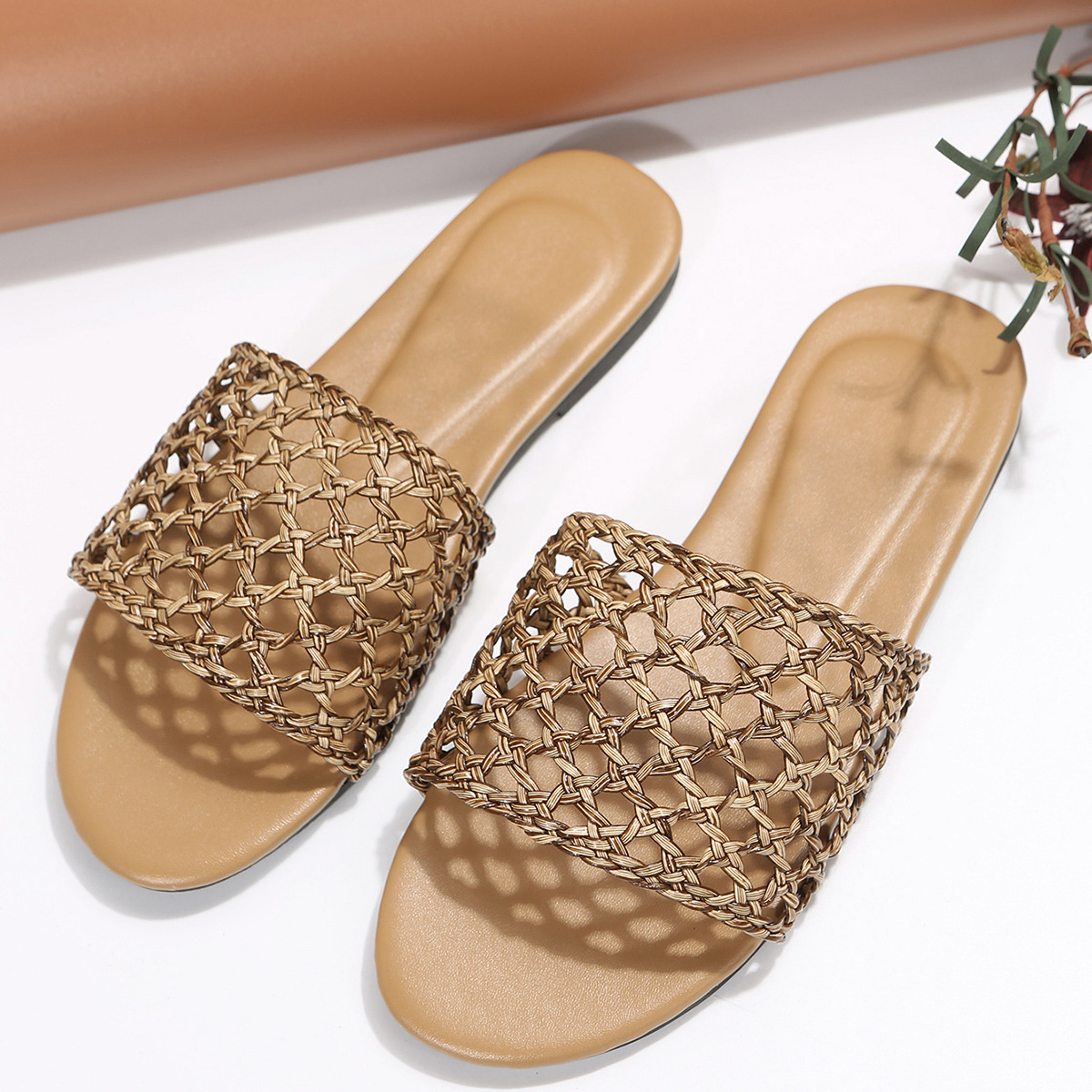 Luxury Brand Designer Shoes Sandals 2023 Summer European And American Foreign Trade Plus Size Women's Woven Casual Flat Sandals In Stock