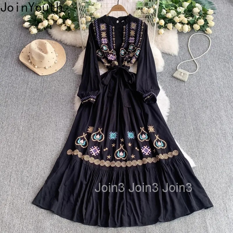 Vintage Woman Dress 2025 Vestidos De Mujer Slim Waist Ruffles Embroidery Robe Femme O-neck Lantern Sleeve Summer Maxi Dresses
