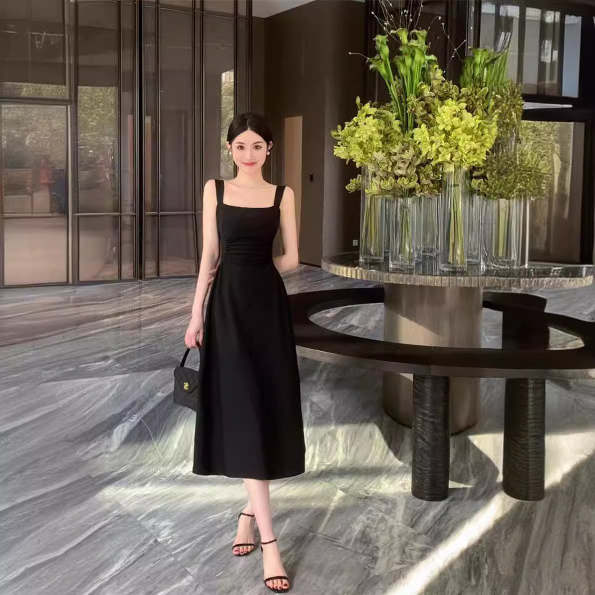 D1988 Minimalist temperament Hepburn style black and white suspender dress women's summer 2025 new solid color long skirt