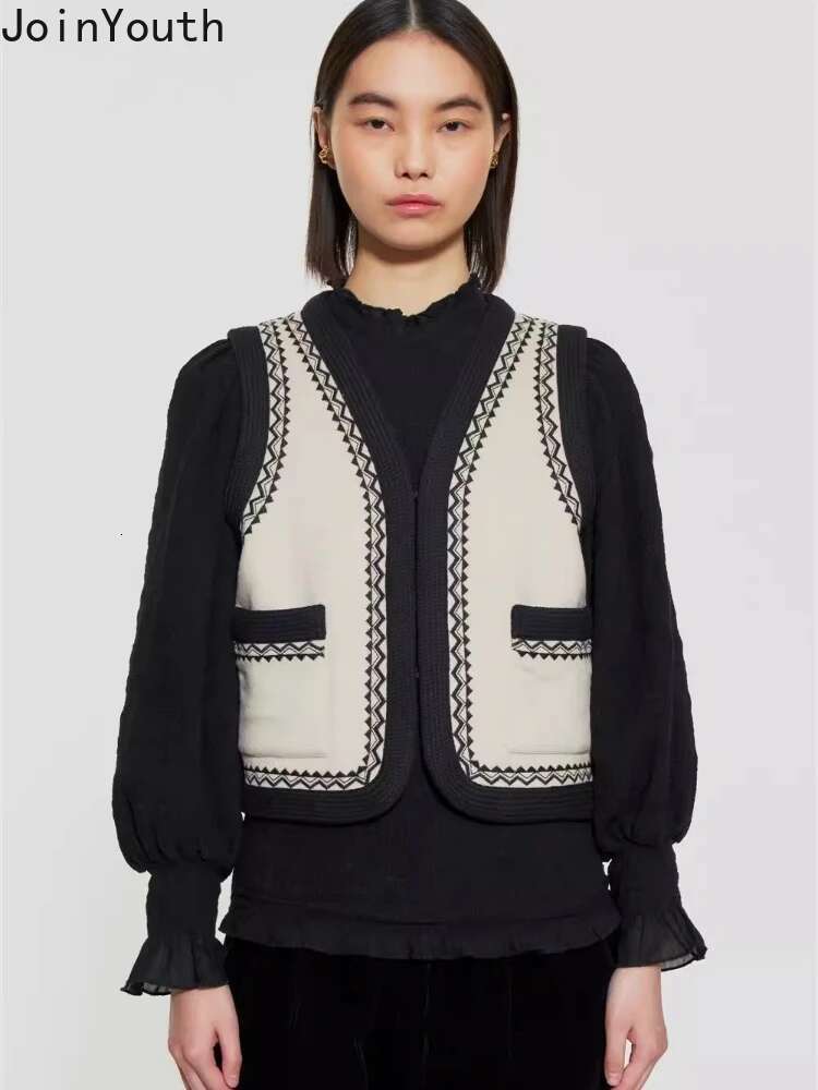 V-neck Embroidered Woolen Tanks Short Jacket Women Clothing 2025 Ropa Mujer Vintage Waistcoat Crop Tops Temperament Korean Vest