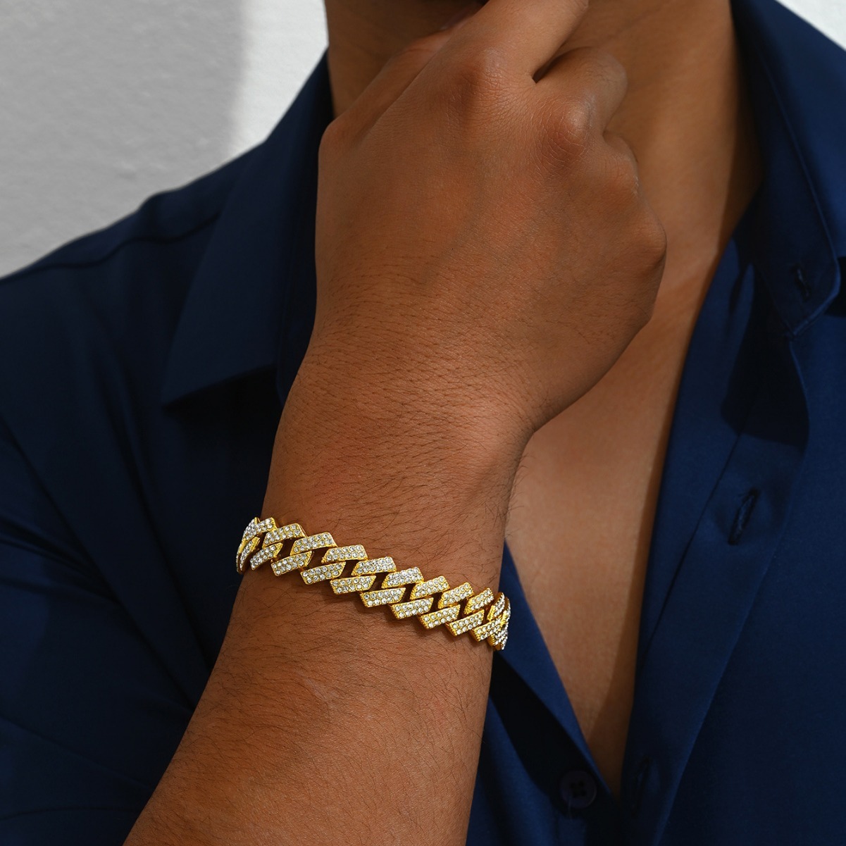 Personalized American Style Inlaid Men's Bracelet Elegant Feeling Hand Ring Jewelry