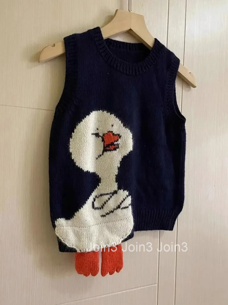 Cartoon Duck Vest Womens Clothing Casual O-neck Sleeveless Tanks 2025 Ropa Mujer Fashion Knitted Vintage Waistcoat Crop Tops