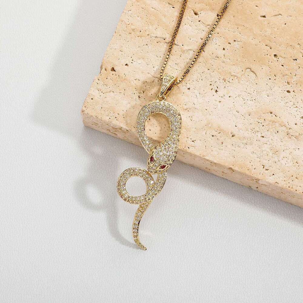 Unique Zircon Inlaid Snake Pendant Fashion Trend Gold Necklace Clavicle Chain