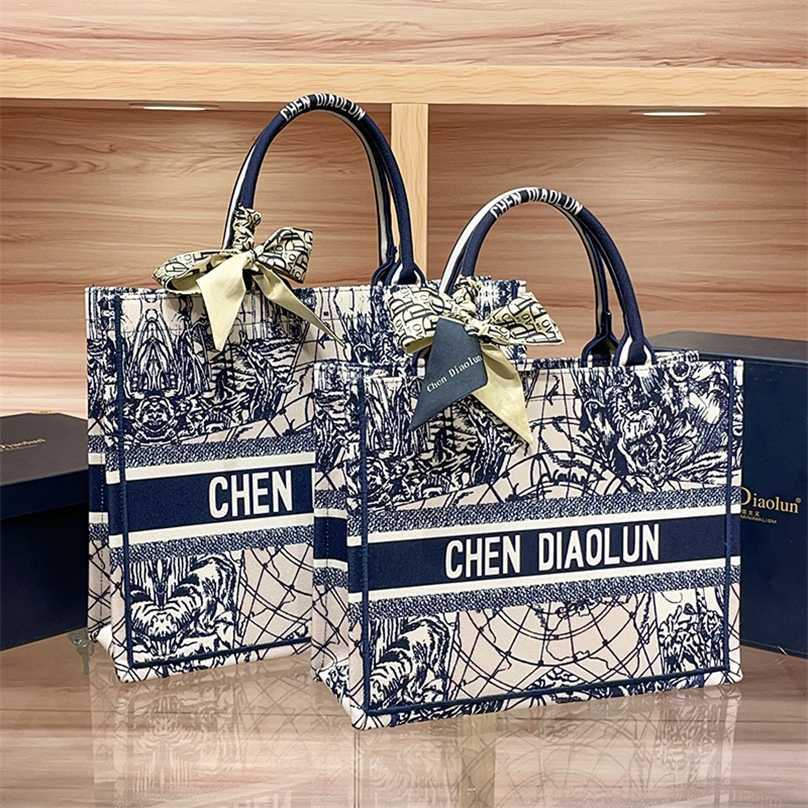Designer bags, high-quality handbags Counter commuting canvas atmospheric large capacity embroidered tote hand-held briefcase for