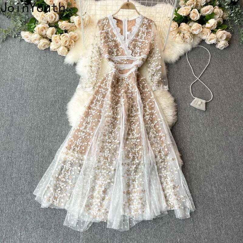 Elegant Party Dresses for Women 2025 Vestidos De Mujer Temperament Robe Femme V-neck Tunic Embroidery Floral Vintage Maxi Dress