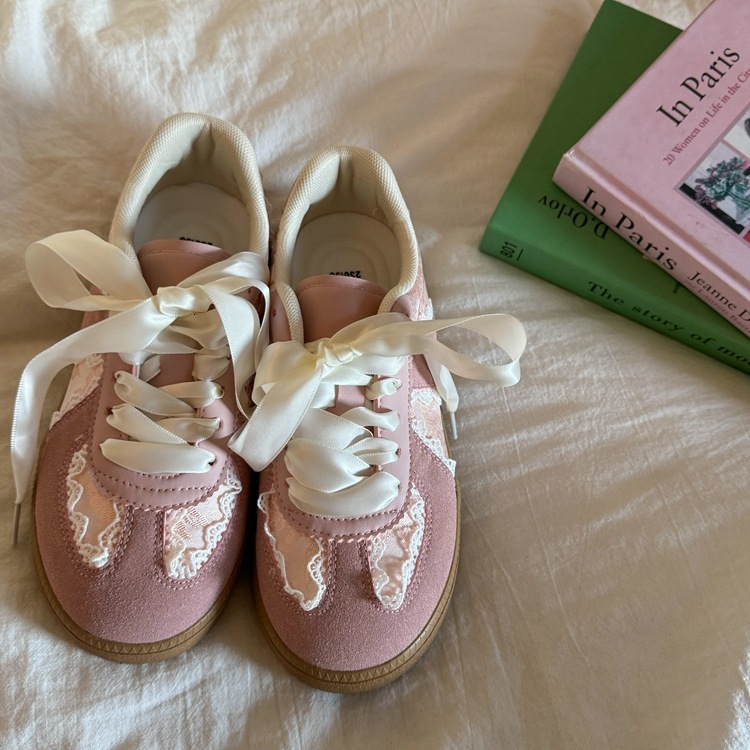 Luxury Brand Designer Shoes Sandals Silver Lace Niche German Training Shoes For Women 2025 New Hot Style Pearl Shoelaces Thin Retro Ballet Style White