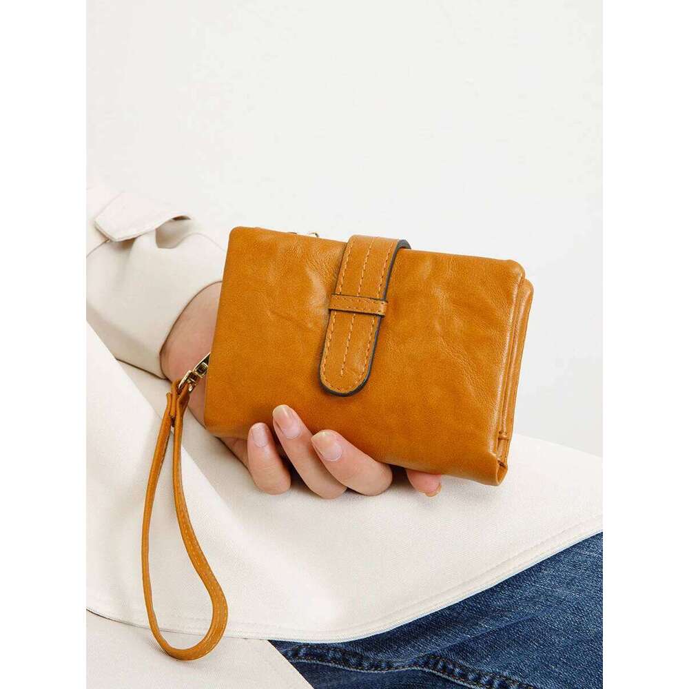 Retro short style small wallet, women's 100% PU leather folding wallet with multiple card slots and zipper pockets