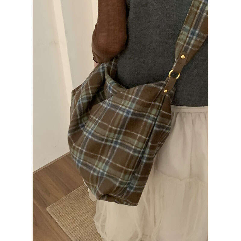 designer bag Academy Style Large Capacity Female Student Underarm 2024 New Wool Plaid Tote Shoulder Bag