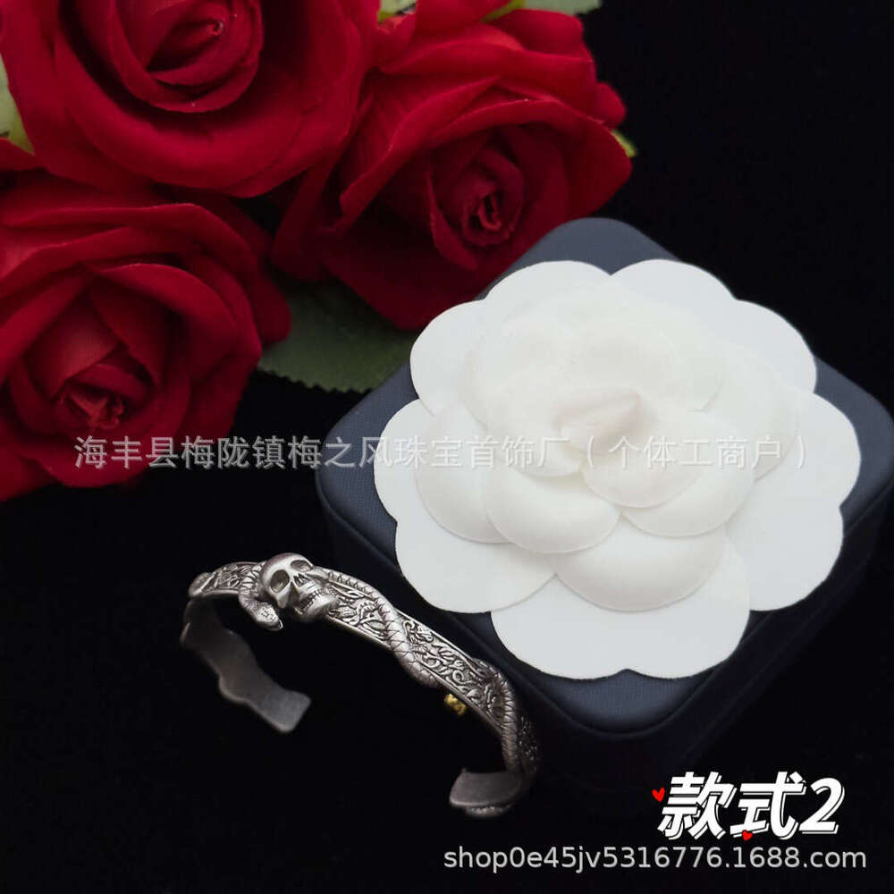 New Mijia Skull Head Ghost Hand Open Fashion Versatile Bracelet Brass Material Jewelry for Women