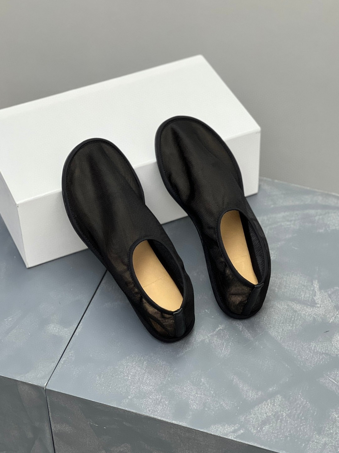 Designer Casual Stylish Fashion Ballet Flat Shoes Woman Mesh Hollow Outs Mary Jane Shoes Beach Summer Walking Shoes Women Sandals